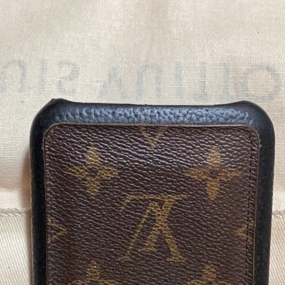 Louis Vuitton iPhone case with sleeper bag and box - Picture 6 of 7